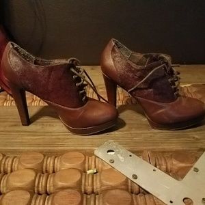 Jessica Simpson burgundy boots
